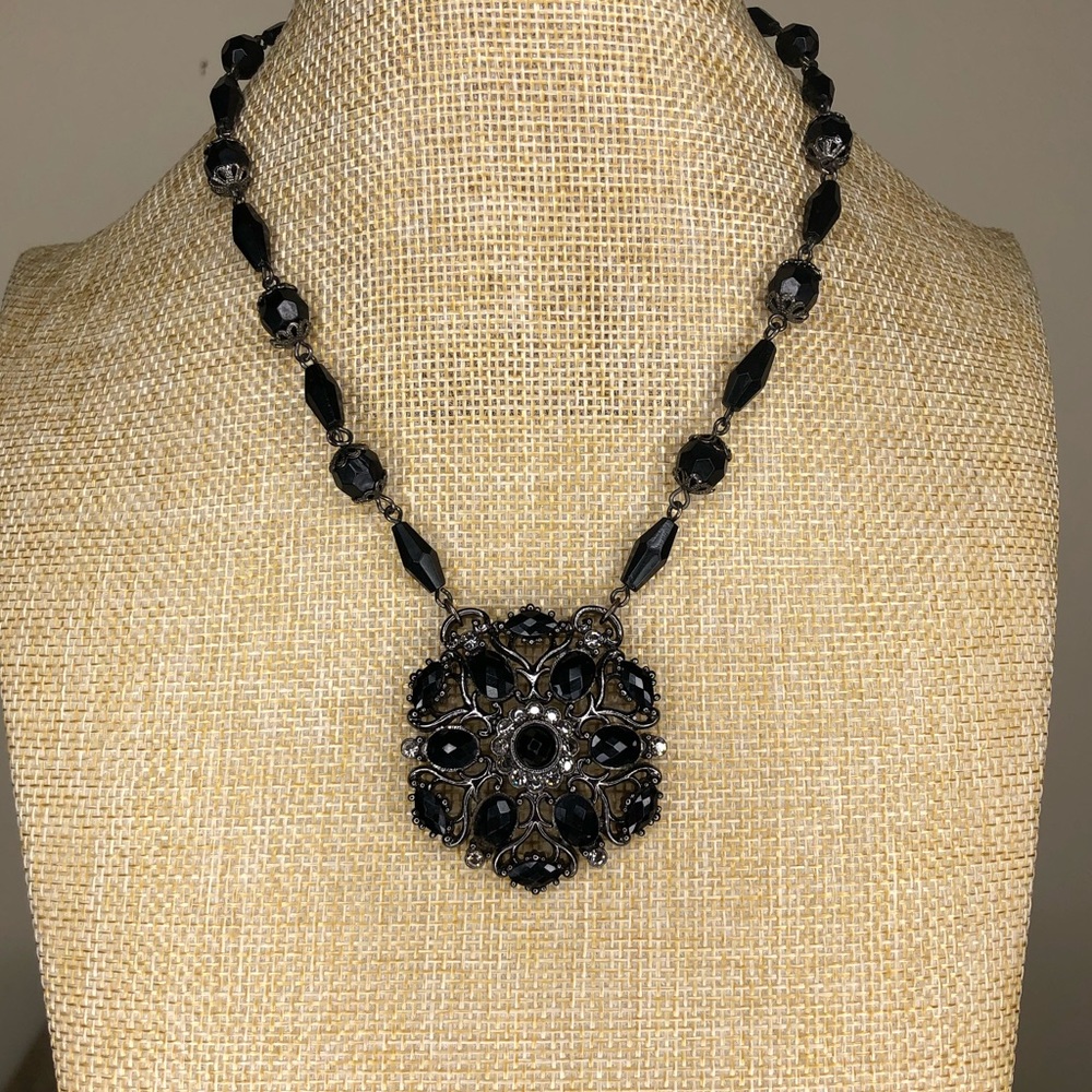 1928 fashion necklace with rhinestones